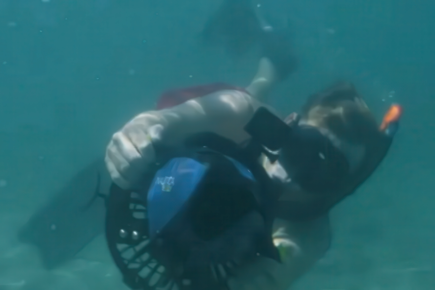 3-SPEED PRECISION: CONTROLLED POWER FOR EVERY DIVE